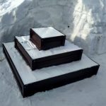 Клумба трехъярусная квадратная цветная — изображение 5